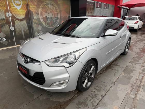 HYUNDAI VELOSTER 1.6 16V GASOLINA 3P AUTOMÁTICO HYUNDAI VELOSTER 1.6 16V GASOLINA 3P AUTOMÁTICO